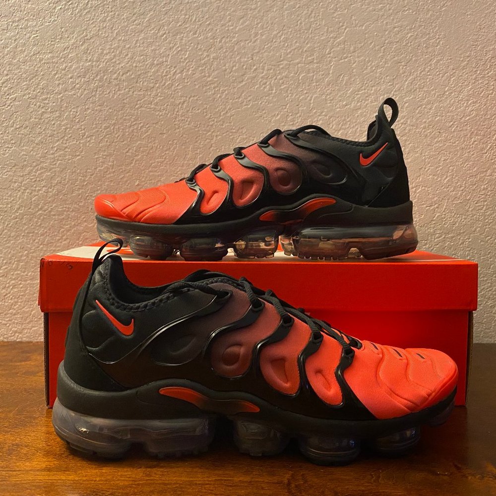 Nike Air VaporMax Plus Black Crimson Gradient Red Running Shoes DZ4857-001 Sz 12 - Picture 1 of 7